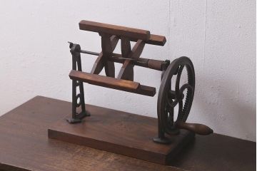 アンティーク雑貨　古民具・骨董　大正昭和初期　激レア!昔懐かしい糸巻き機(ディスプレイ雑貨)(R-042002)