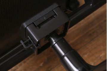中古　Hermanmiller(ハーマンミラー社)　イームズアルミナムグループ　マネジメントチェア　キャスター付(定価約26万円)(椅子、アームチェア、オフィスチェア)(R-042007)