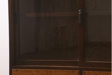 和製アンティーク　昭和初期　楓材　シックな色合いのレトロモダンな重ね戸棚(収納棚、飾り棚、食器棚、カップボード)(R-042010)
