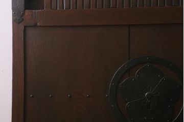 アンティーク建具　明治大正期　総ケヤキ材　丸に桔梗紋　上品な和の空間作りにおすすめの格子蔵戸(引き戸、玄関戸)(R-042014)