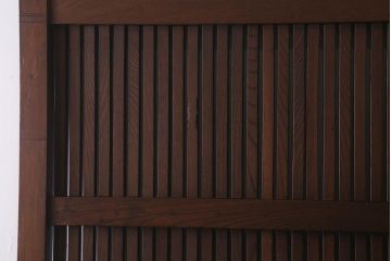 アンティーク建具　明治大正期　総ケヤキ材　丸に桔梗紋　上品な和の空間作りにおすすめの格子蔵戸(引き戸、玄関戸)(R-042014)