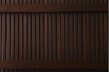 アンティーク建具　明治大正期　総ケヤキ材　丸に桔梗紋　上品な和の空間作りにおすすめの格子蔵戸(引き戸、玄関戸)(R-042014)