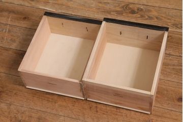 ラフジュ工房オリジナル　古金具リメイク　前板栗材　ヒノキ材　シックな雰囲気漂う小引き出し(小物収納、卓上収納)(R-042016)