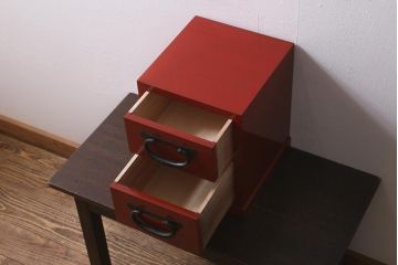 ラフジュ工房オリジナル　古金具リメイク　前板栗材　ヒノキ材　朱塗りが気品漂う小引き出し(小物収納、卓上収納)(R-042017)