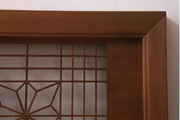 ビンテージ建具　昭和中期　角麻の葉模様　組子と松の彫刻が美しい欄間(明かり取り、明り取り)(R-042020)