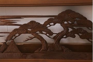 ビンテージ建具　昭和中期　山水図　帆掛け船　風情のある和空間を演出する彫刻欄間(明かり取り、明り取り)(R-042021)