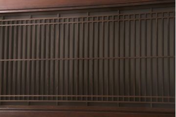 ビンテージ建具　両面ガラス　すりガラス入り　細い桟が上品な雰囲気の筬欄間(オサランマ、明かり取り、明り取り)(R-042022)