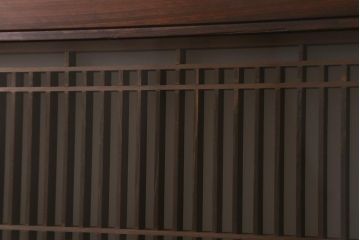 ビンテージ建具　両面ガラス　すりガラス入り　細い桟が上品な雰囲気の筬欄間(オサランマ、明かり取り、明り取り)(R-042022)