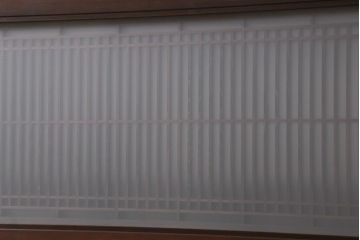 ビンテージ建具　両面ガラス　すりガラス入り　細い桟が上品な雰囲気の筬欄間(オサランマ、明かり取り、明り取り)(R-042022)