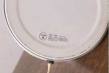 ヴィンテージ照明　レトロ　アルミシェードのデスクスタンド(スタンドライト、卓上照明、ビンテージ)(R-042028)