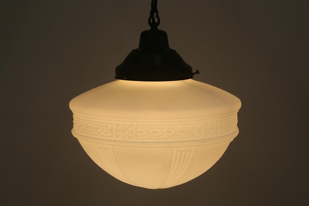 アンティーク照明　陽刻のカバーが上品なペンダントライト(天井照明、吊り下げ照明)(R-042029)