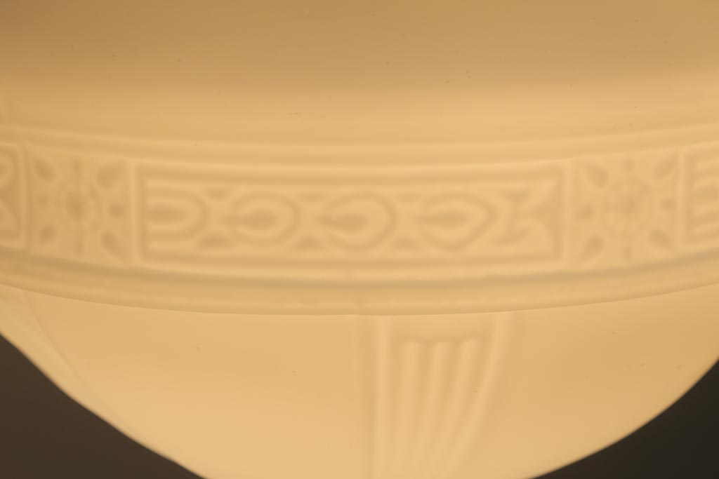 アンティーク照明　陽刻のカバーが上品なペンダントライト(天井照明、吊り下げ照明)(R-042029)