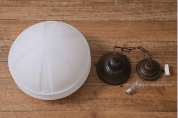 アンティーク照明　陽刻のカバーが上品なペンダントライト(天井照明、吊り下げ照明)(R-042029)