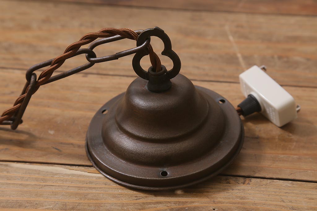 アンティーク照明　陽刻のカバーが上品なペンダントライト(天井照明、吊り下げ照明)(R-042029)