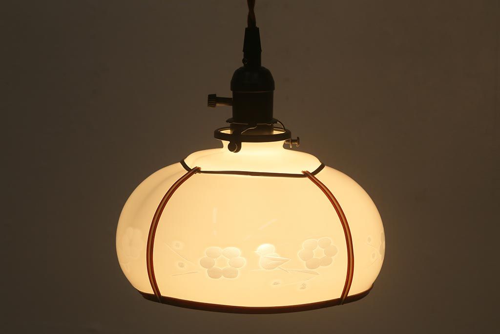 アンティーク照明　昭和初期　梅と小鳥の模様が可愛らしい天井照明(吊り下げ照明、ペンダントライト)(R-042031)