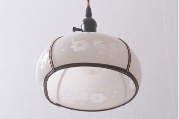 アンティーク照明　昭和初期　梅と小鳥の模様が可愛らしい天井照明(吊り下げ照明、ペンダントライト)(R-042031)