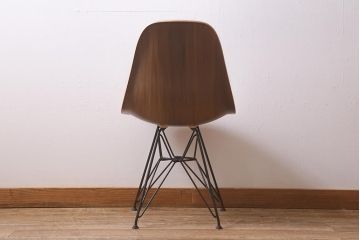 展示美品　Hermanmiller(ハーマンミラー社)　イームズウッドシェルチェア　ワイヤーベース(サイドチェア、椅子)(定価約9万円)(R-042032)