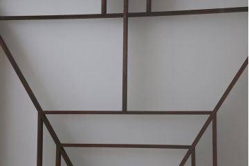 アンティーク建具　和製アンティーク　ヒノキ材　腰板ケヤキ材　上手物!　珍しいデザインが目を引くガラス戸4枚セット(引き戸、建具)(R-042036)