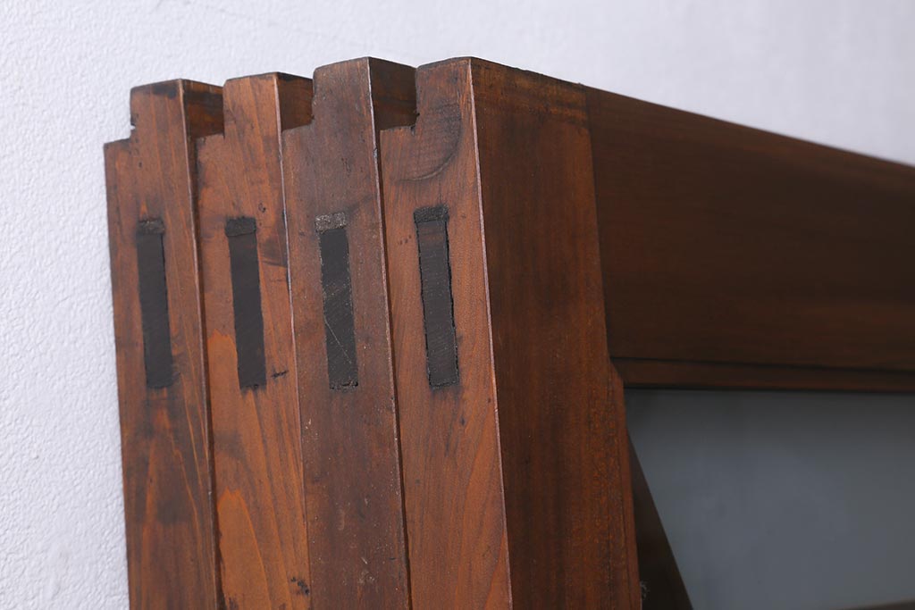 アンティーク建具　和製アンティーク　ヒノキ材　腰板ケヤキ材　上手物!　珍しいデザインが目を引くガラス戸4枚セット(引き戸、建具)(R-042036)