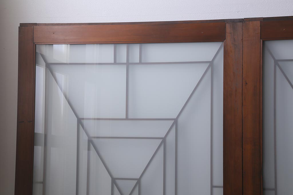 アンティーク建具　和製アンティーク　ヒノキ材　腰板ケヤキ材　上手物!　珍しいデザインが目を引くガラス戸4枚セット(引き戸、建具)(R-042036)