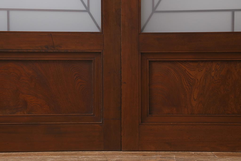 アンティーク建具　和製アンティーク　ヒノキ材　腰板ケヤキ材　上手物!　珍しいデザインが目を引くガラス戸4枚セット(引き戸、建具)(R-042036)