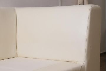 展示品　IDC大塚家具　リンレイ(LINLEY)　ヘリックス　木製脚　本革　ホワイトカラーの二人掛けソファ(定価約147万円)(R-042045)