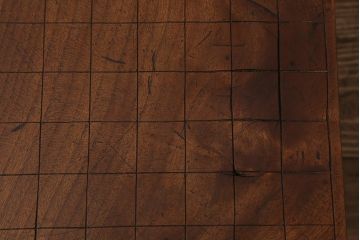 和製アンティーク　欅(ケヤキ)材　古い木の風合いが魅力的な足付将棋盤(花台、飾り台)(R-042049)