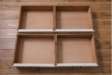 アンティーク家具　昭和中期　ペイント　ナチュラルな雰囲気が魅力の重ね戸棚(食器棚、収納棚、キャビネット)(R-042051)