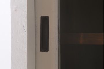 アンティーク家具　昭和中期　ペイント　ナチュラルな雰囲気が魅力の重ね戸棚(食器棚、収納棚、キャビネット)(R-042051)