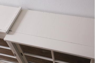 アンティーク家具　昭和中期　ペイント　ナチュラルな雰囲気が魅力の重ね戸棚(食器棚、収納棚、キャビネット)(R-042051)