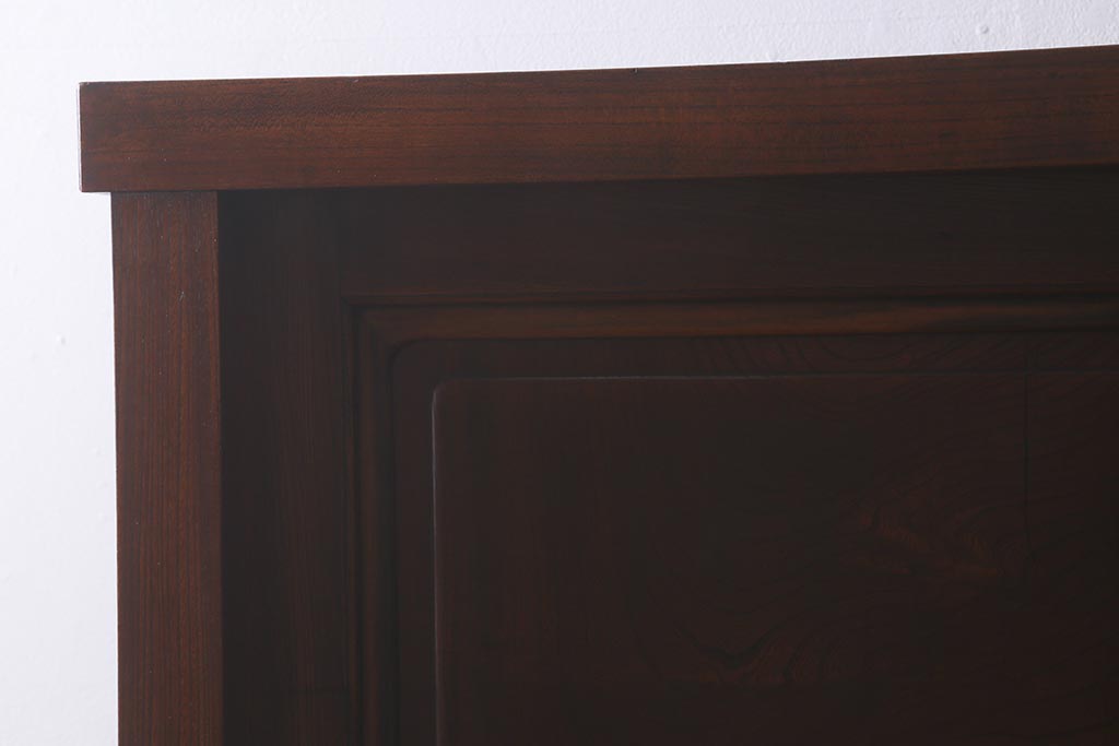 アンティーク家具　最上手物!　前面欅玉杢　黒柿材　希少　重厚な佇まいが魅力的な関東重ね水屋箪笥(収納棚、戸棚)(R-042057)