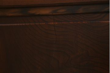 アンティーク家具　最上手物!　前面欅玉杢　黒柿材　希少　重厚な佇まいが魅力的な関東重ね水屋箪笥(収納棚、戸棚)(R-042057)