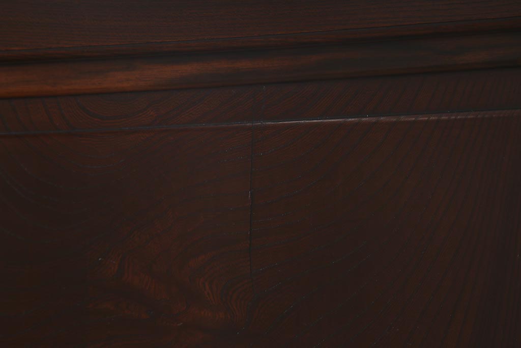 アンティーク家具　最上手物!　前面欅玉杢　黒柿材　希少　重厚な佇まいが魅力的な関東重ね水屋箪笥(収納棚、戸棚)(R-042057)