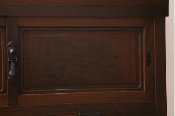 アンティーク家具　最上手物!　前面欅玉杢　黒柿材　希少　重厚な佇まいが魅力的な関東重ね水屋箪笥(収納棚、戸棚)(R-042057)