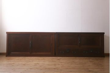 アンティーク家具　最上手物!　前面欅玉杢　黒柿材　希少　重厚な佇まいが魅力的な関東重ね水屋箪笥(収納棚、戸棚)(R-042057)