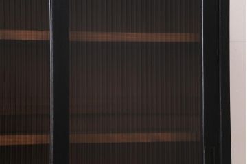 アンティーク家具　昭和中期　ペイント　モールガラス入り　マットカラーがおしゃれなガラス戸棚(収納棚、キャビネット)(R-042058)