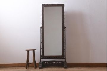 中古　伝統工芸　軽井沢彫り　桜の意匠が目を引く上品な佇まいの姿見(鏡、ミラー)(R-042059)