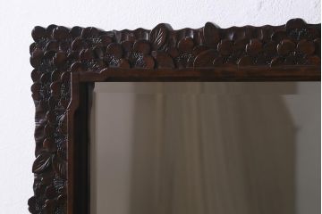 中古　伝統工芸　軽井沢彫り　桜の意匠が目を引く上品な佇まいの姿見(鏡、ミラー)(R-042059)