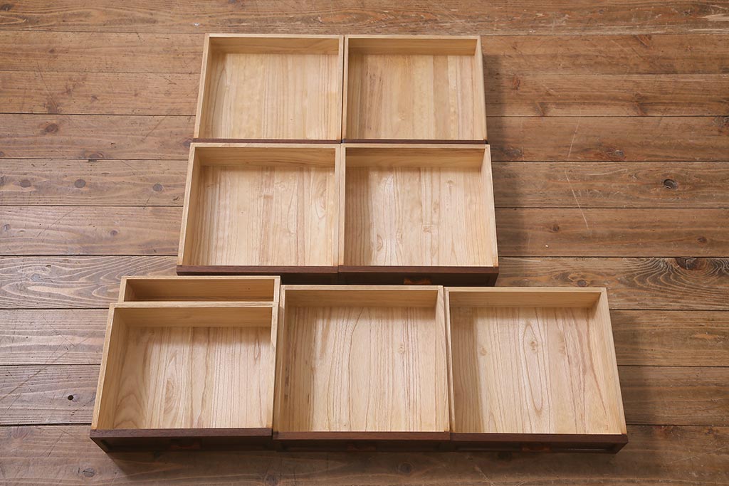 中古　国産　桐材　指物家具　漆塗り　仕掛け付きの小タンス(引き出し、サイドチェスト)(定価約14万8千円)(R-042060)