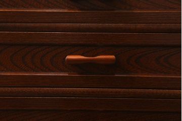 中古　国産　桐材　指物家具　漆塗り　仕掛け付きの小タンス(引き出し、サイドチェスト)(定価約14万8千円)(R-042060)