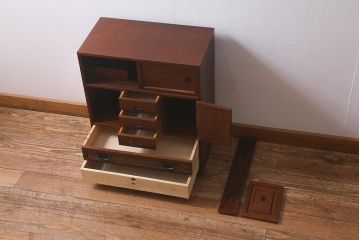 中古　指物家具　からくり付き!凝ったつくりが魅力の小物収納(定価14万円)(小箪笥)(R-042064)