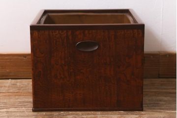 アンティーク雑貨　昭和中期　タモ玉杢材　品の良い落ち着いた佇まいが魅力の角火鉢(木製火鉢)(R-042065)