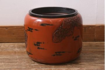アンティーク雑貨　時代物　菊の図　古い鎌倉彫根来塗火鉢(てあぶり)(R-042066)