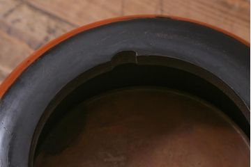 アンティーク雑貨　時代物　菊の図　古い鎌倉彫根来塗火鉢(てあぶり)(R-042066)