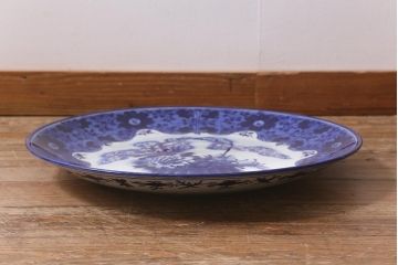 アンティーク雑貨　骨董　明治期　ベロ藍　花籠図　染付一尺六寸大皿(和食器)(R-042069)