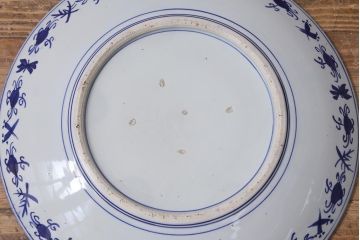 アンティーク雑貨　骨董　明治期　ベロ藍　花籠図　染付一尺六寸大皿(和食器)(R-042069)