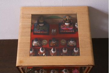 ビンテージ雑貨　昭和期　古い木目込み人形　五段雛飾り(雛人形、ケース付)(R-042072)