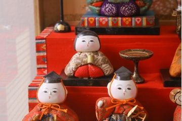 ビンテージ雑貨　昭和期　古い木目込み人形　五段雛飾り(雛人形、ケース付)(R-042072)