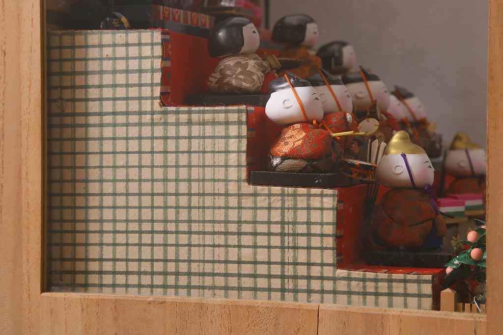 ビンテージ雑貨　昭和期　古い木目込み人形　五段雛飾り(雛人形、ケース付)(R-042072)