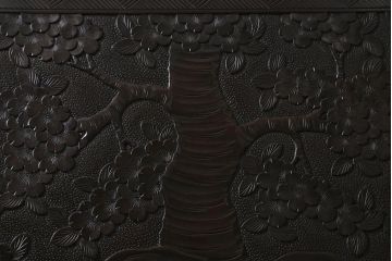 ヴィンテージ家具　ビンテージ　伝統工芸　軽井沢彫り　桜の彫りが存在感を放つライティングビューロー(簿記机、在宅ワーク、在宅用デスク)(R-042078)